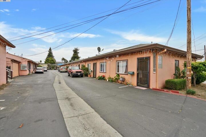 21806 Meekland Ave  Hayward CA 94541 photo