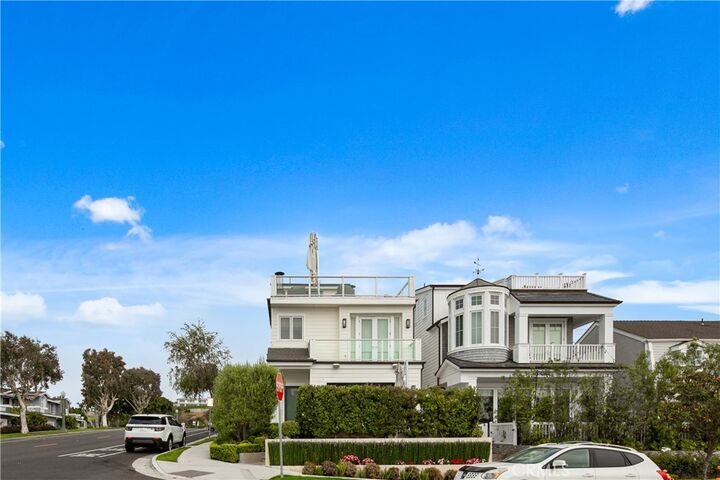 Property Photo:  720 Poinsettia Ave  CA 92625 