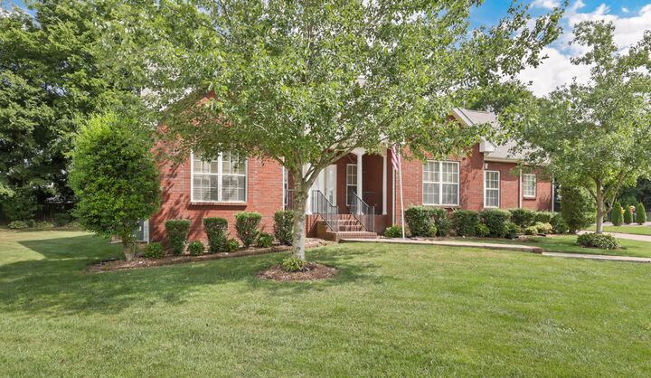 Property Photo: 4216 N Woodstock Dr TN 37040