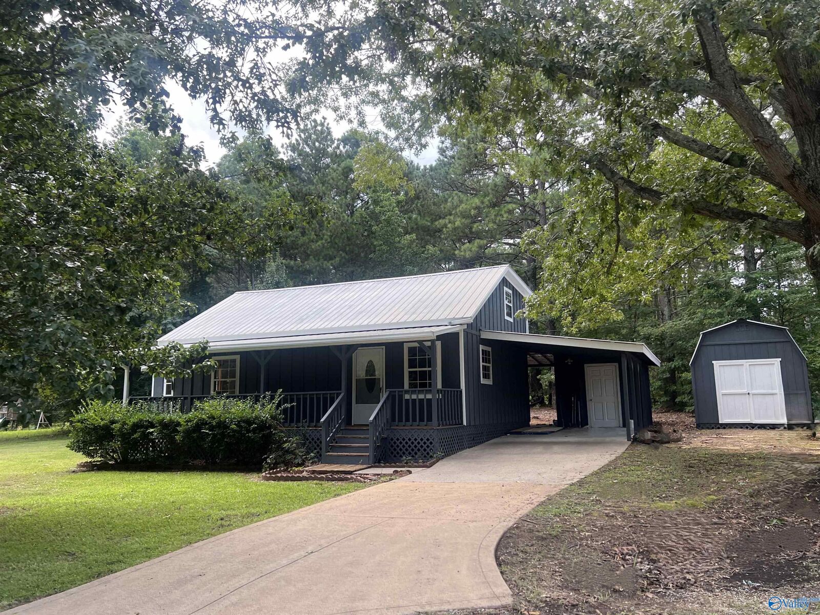 Property Photo:  100 County Road 646  AL 35959 