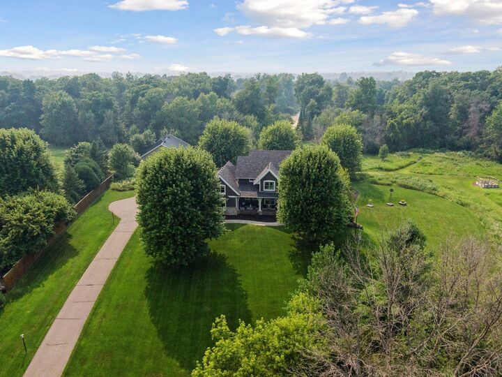 Property Photo: 2125 Heritage Trail MN 55359