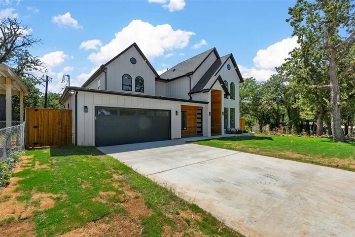 Property Photo: 1713 W Highland Drive TX 76262