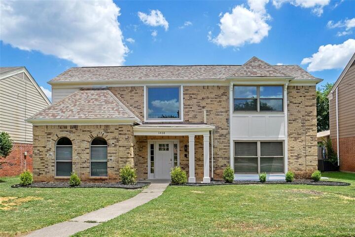 Property Photo: 1408 Middleton Drive TX 75104