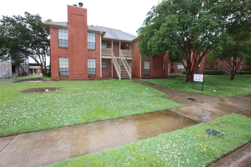 Property Photo: 5610 Brookview Court #D TX 75048