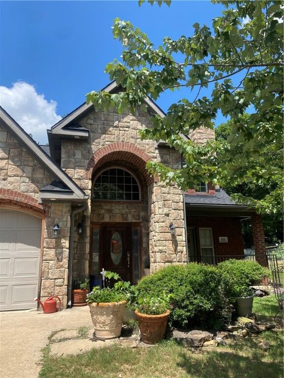 Property Photo: 780 E Bryan Lane AR 72701