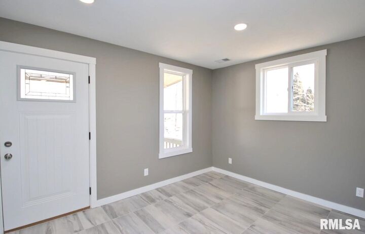 Property Photo: 8504 W Main Street IL 61547