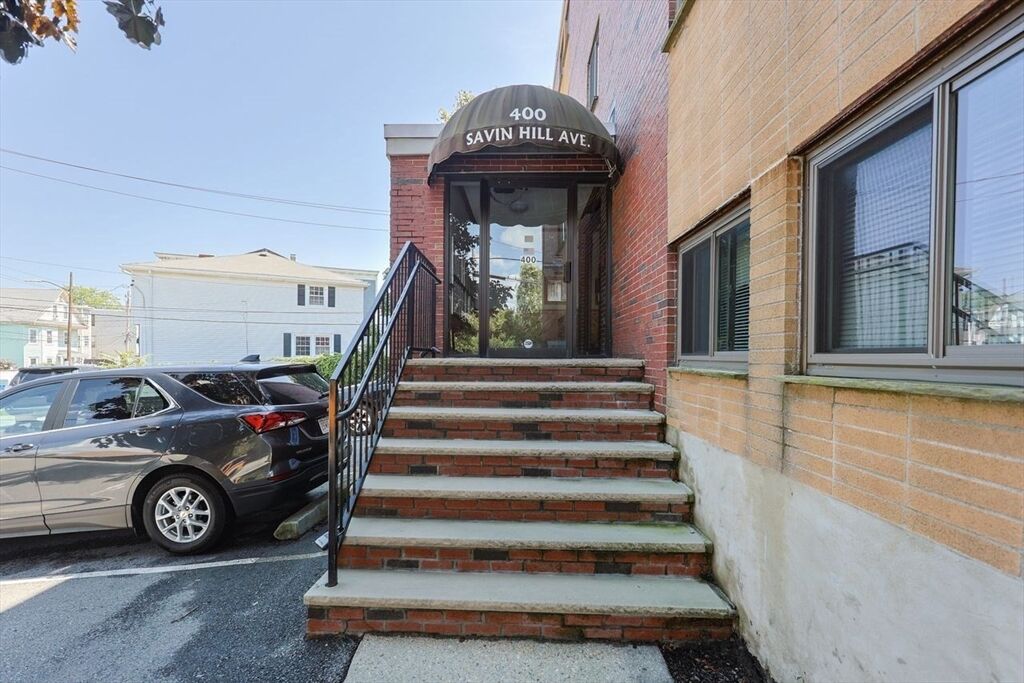 Property Photo:  400 Savin Hill Ave 2  MA 02125 
