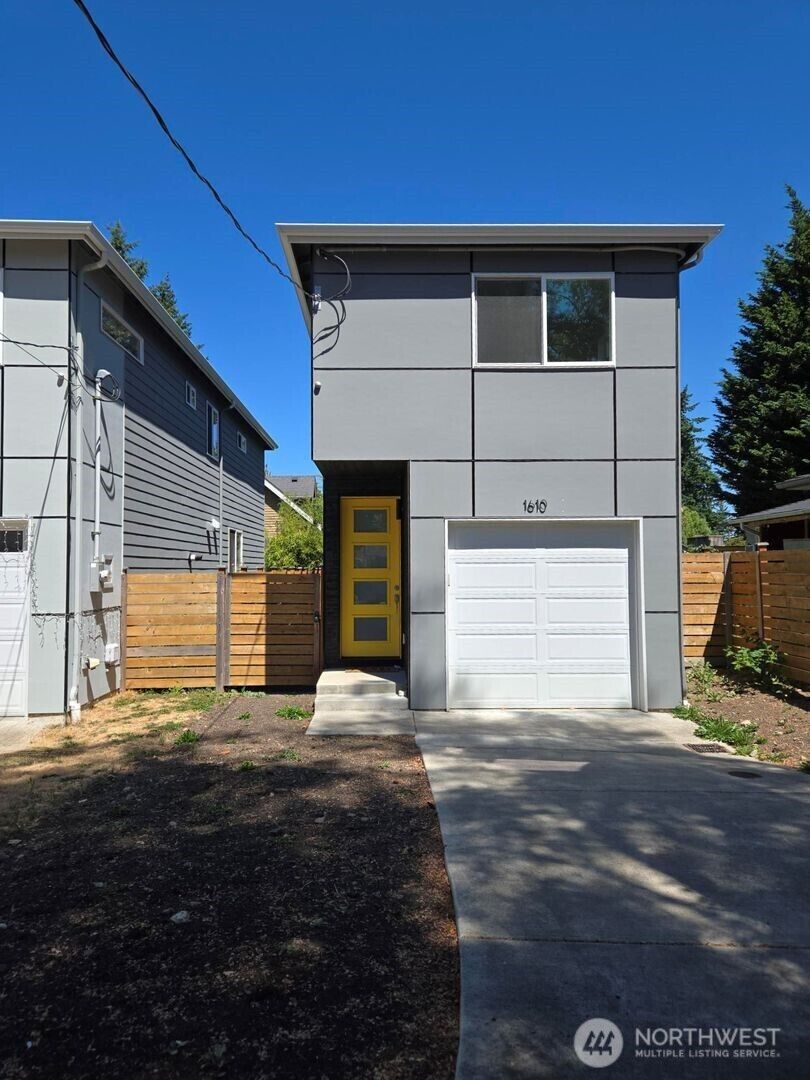 Property Photo: 1610 N 143rd Street WA 98133