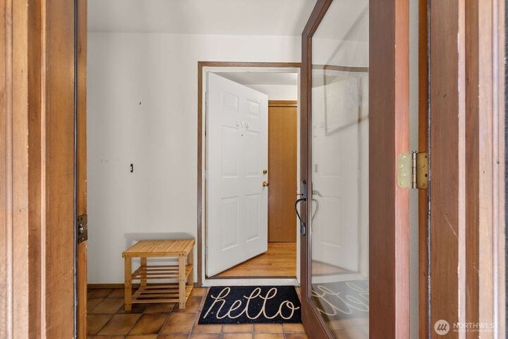 Property Photo: 17320 97th Place SW 610 WA 98070