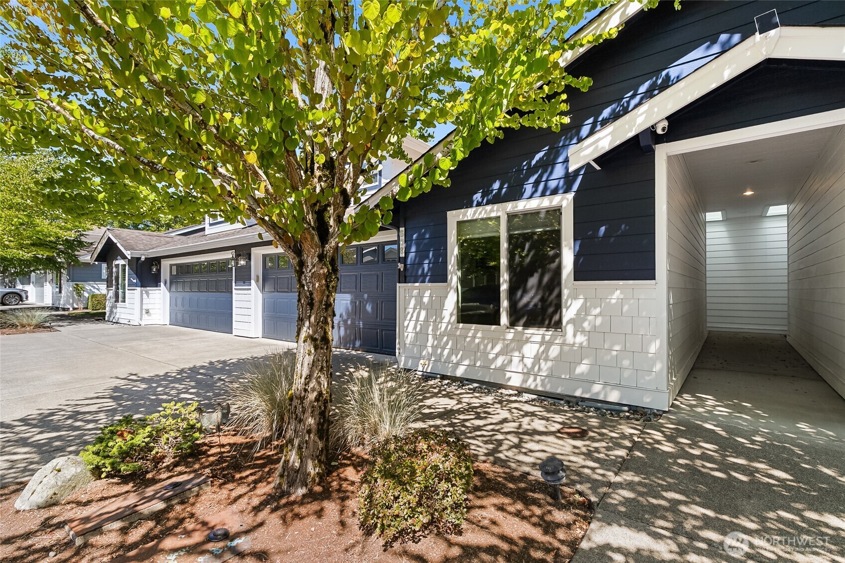 Property Photo:  608  Sunflower Lane C2  WA 98226 