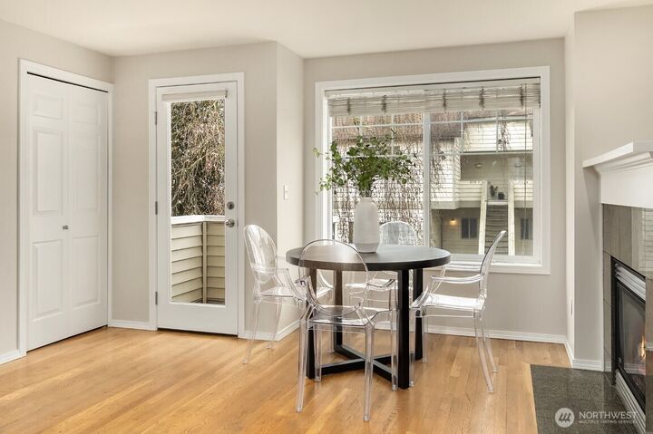 Property Photo:  8535  Midvale Avenue N B  WA 98103 