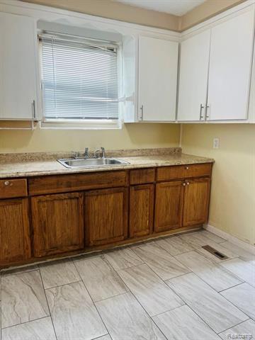 Property Photo: 18631 Margareta Street MI 48219