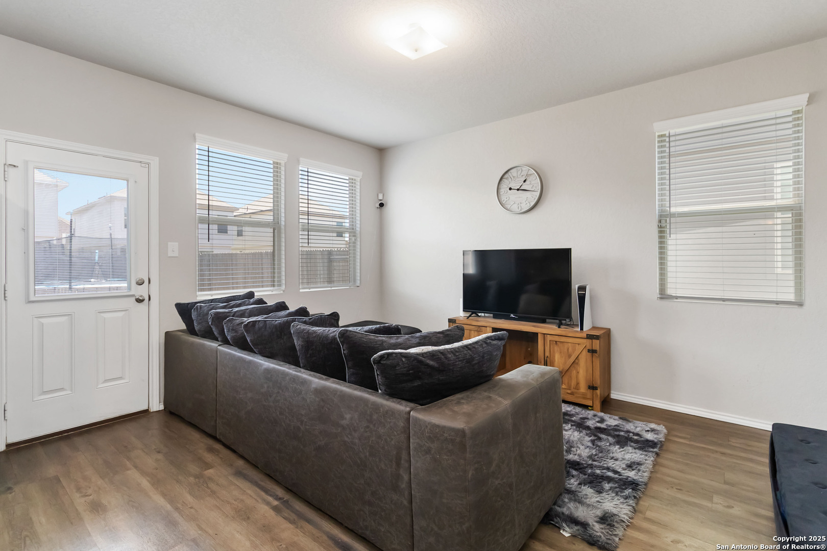Property Photo: 10562 Green Rock Dr TX 78223