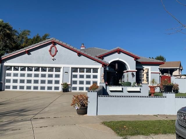 Property Photo: 15 Twain Circle CA 93906