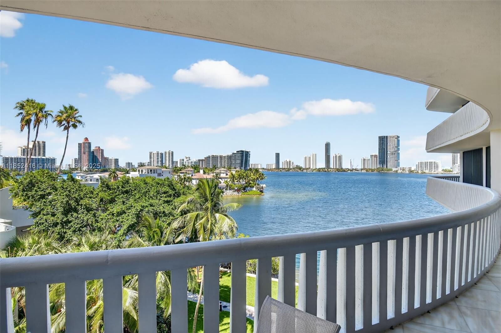 Property Photo:  3000 Island Blvd 505  FL 33160 