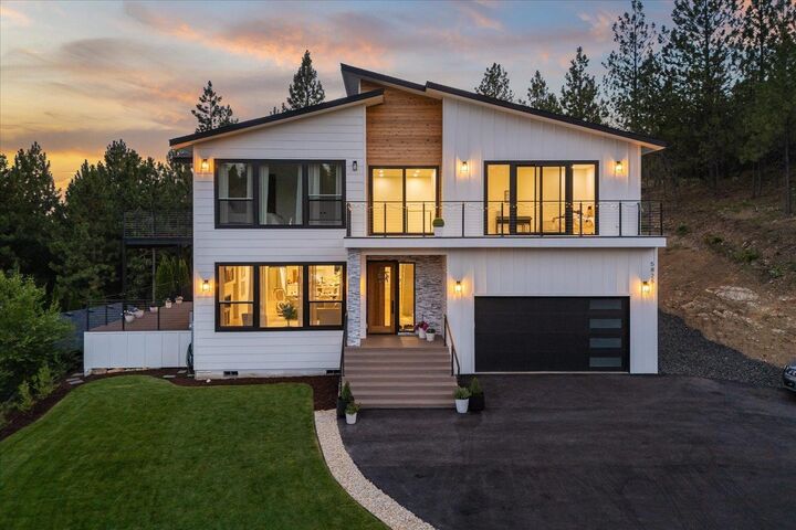 Property Photo:  5825 N Del Rey Dr  WA 99027 
