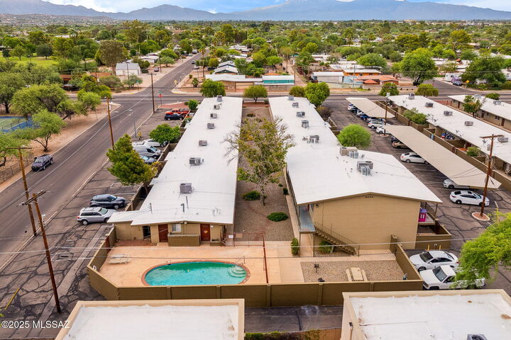 Property Photo:  2861 N Columbus Boulevard Apt 44  AZ 85712 