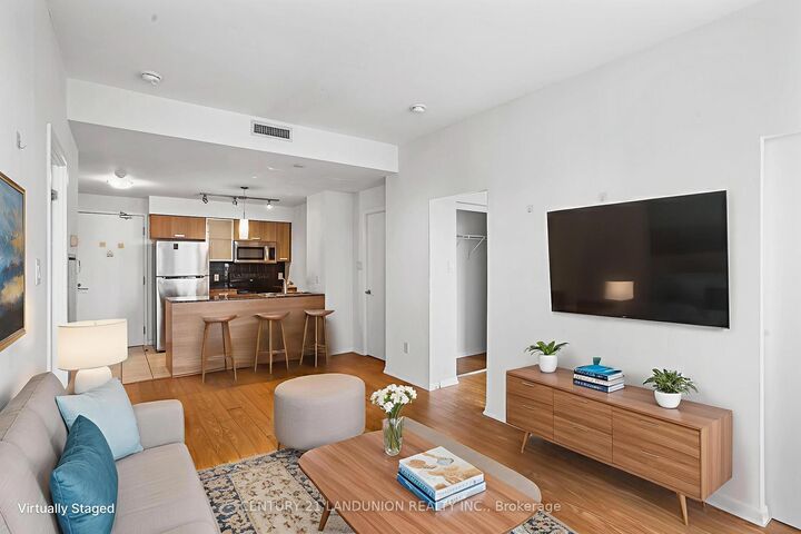 Property Photo: 38 Grenville Street 2801 ON M4Y 1A5