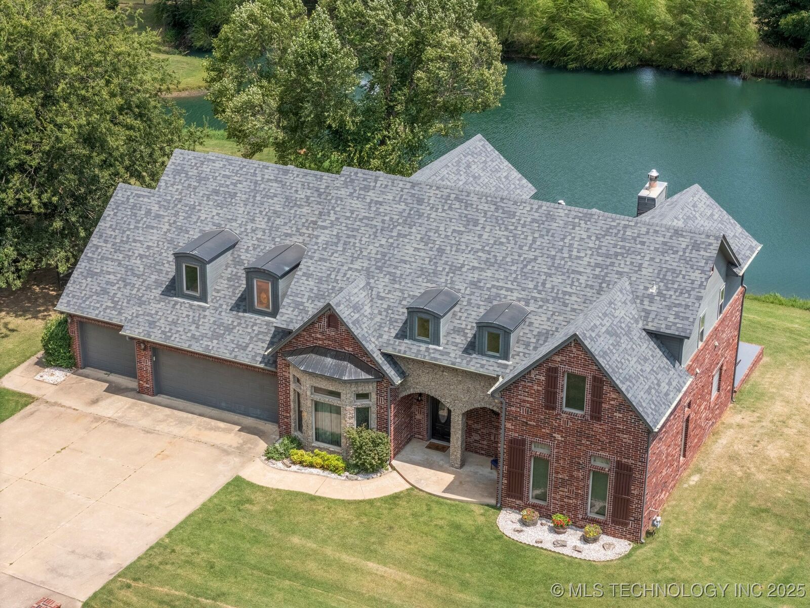 Property Photo: 7511 S 284th OK 74014