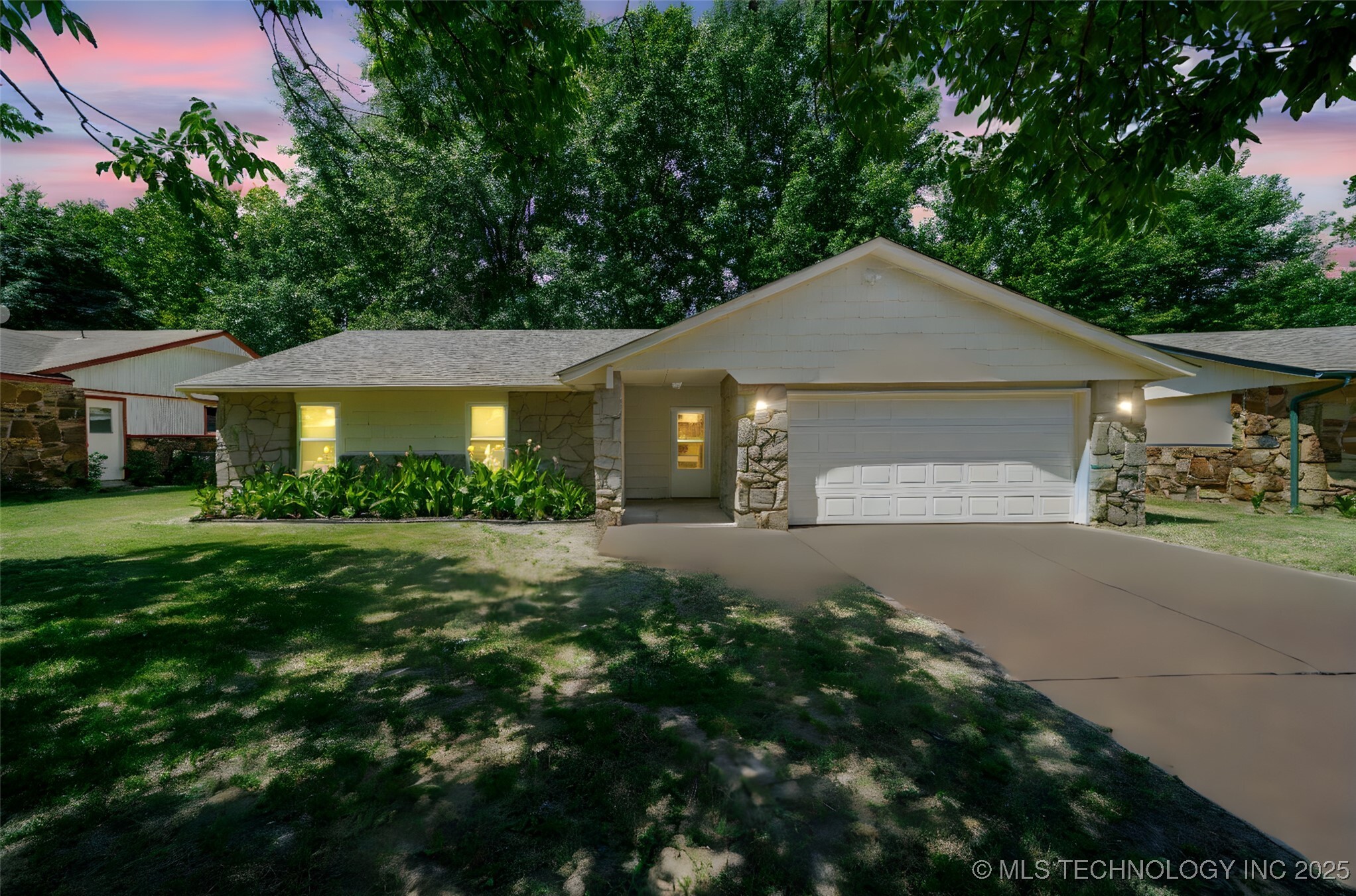 Property Photo: 13624 S 285th OK 74429