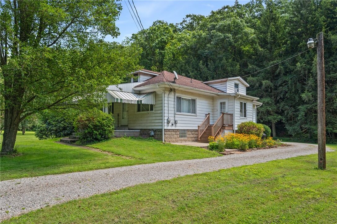 Property Photo:  286 Howes Run Rd  PA 15084 