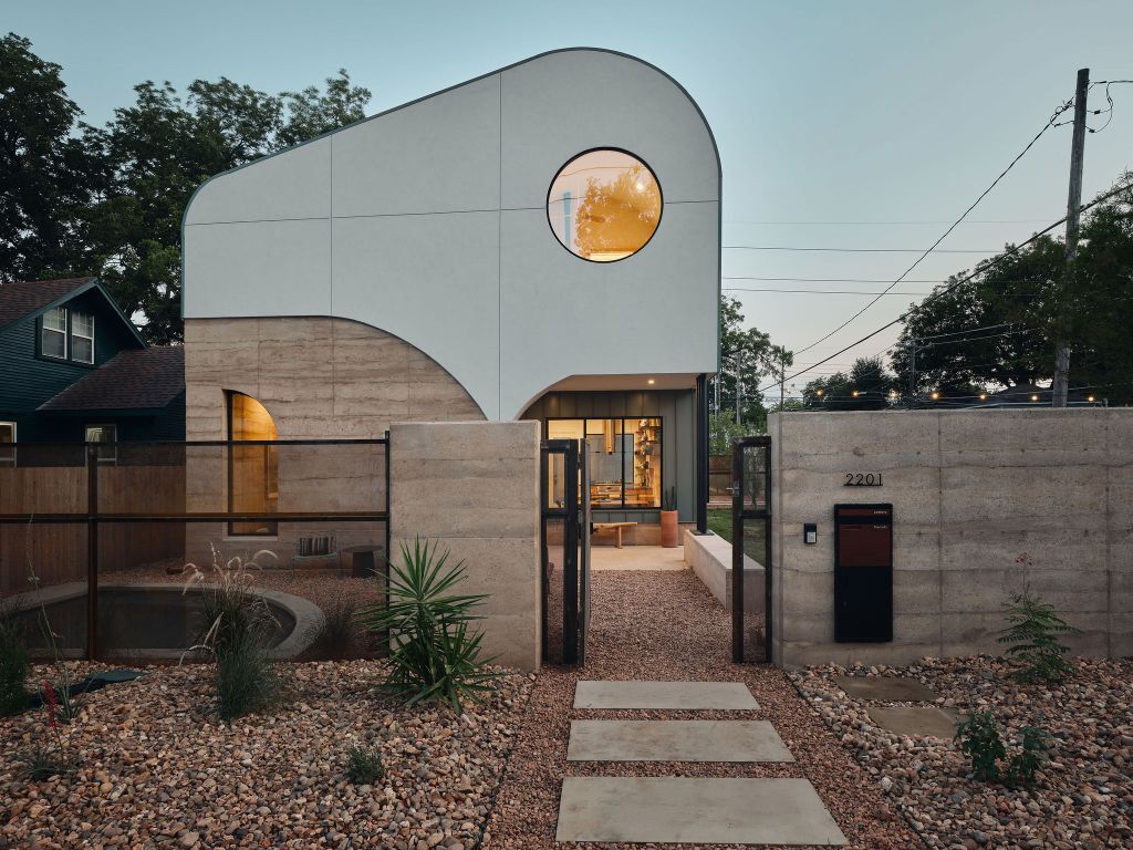 Property Photo:  2201 Garden St  TX 78702 