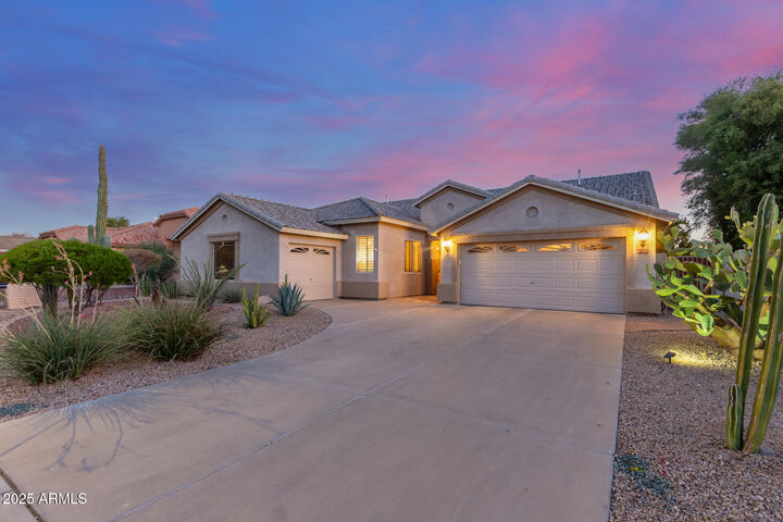 Property Photo:  6807 W El Cortez Place  AZ 85383 