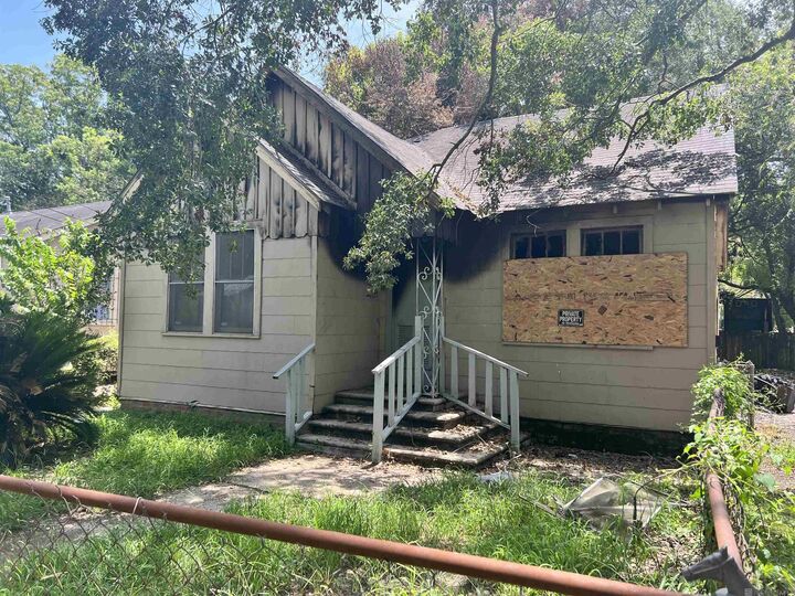 Property Photo:  3032 Seneca St  LA 70805 