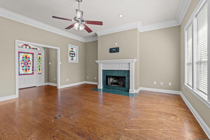 Property Photo: 2168 Quail Oak Dr LA 70808