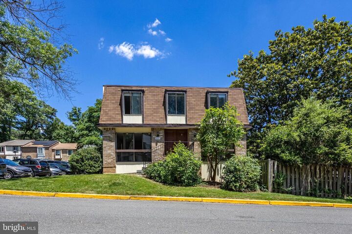 Property Photo:  6023 Forrest Hollow Lane  VA 22152 
