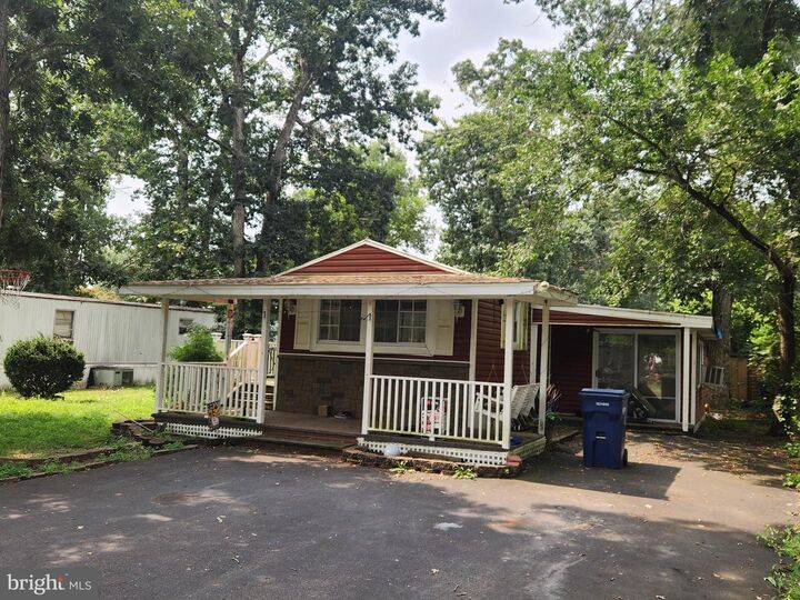 Property Photo: 5 Briarwood Ln NJ 08318