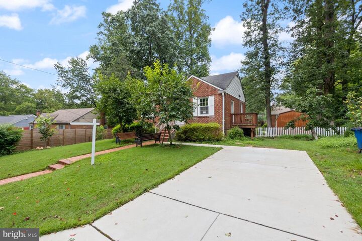 Property Photo:  2913 Collins Avenue  MD 20902 