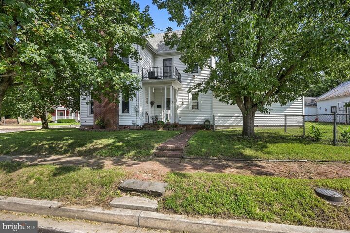 Property Photo:  403 N Walnut Street  DE 19963