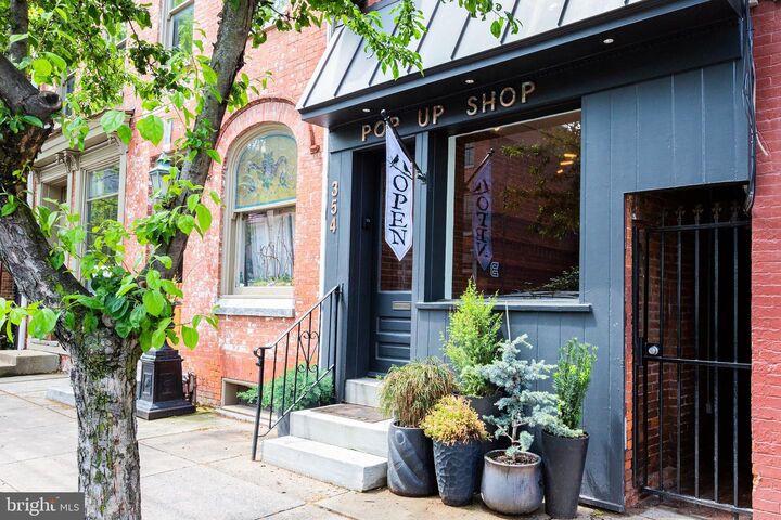 Property Photo:  354 N Queen Street  PA 17603 
