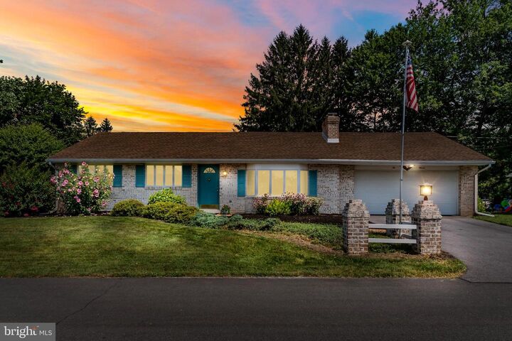 611 Wingert Drive  Mechanicsburg PA 17055 photo