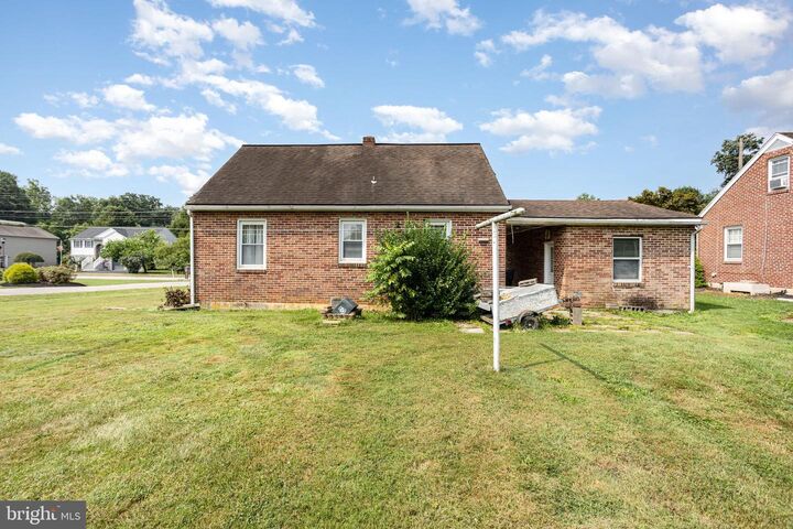 Property Photo:  1469 Arbor Lane  PA 17406 