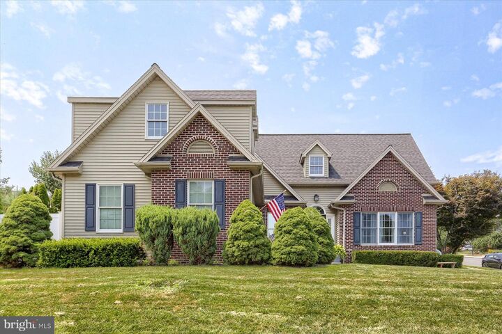 2422 Rolling Hills Drive  Mechanicsburg PA 17055 photo
