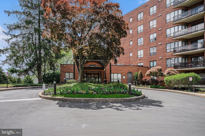 Property Photo:  100 Breyer Drive 3-C  PA 19027 