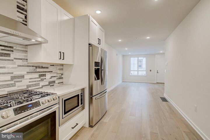 Property Photo: 728 S 10th Street 2 PA 19147