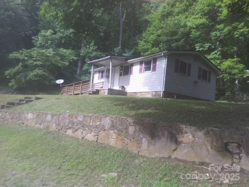 Property Photo:  103 Cambridge Way  NC 28786 
