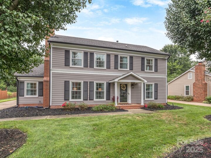 Property Photo: 8715 Parkchester Drive NC 28277