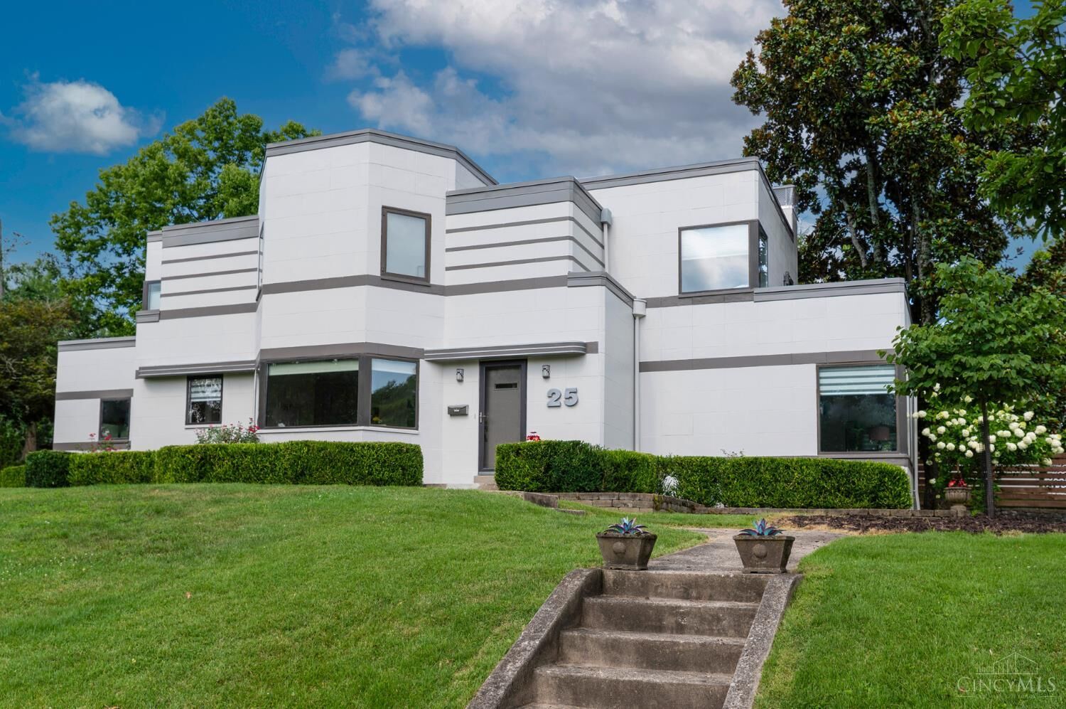 Property Photo:  25 Observatory Hill  OH 45208 