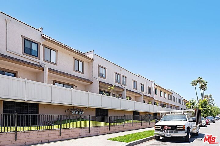 Property Photo: 4365 McLaughlin Ave CA 90066