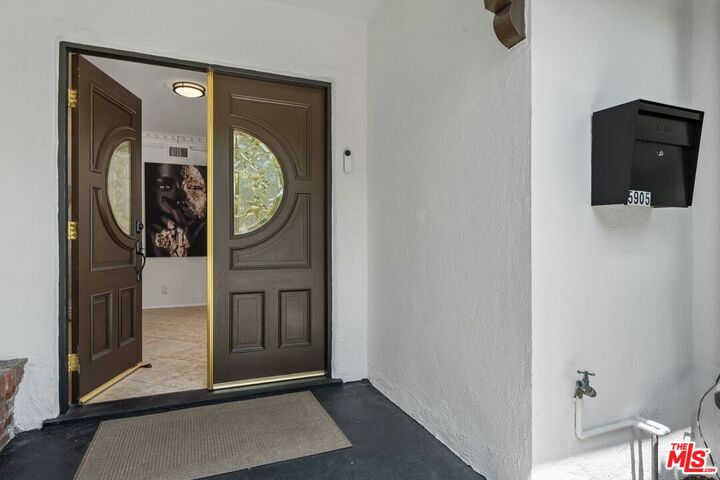 Property Photo:  5905 S Chariton Ave  CA 90056 