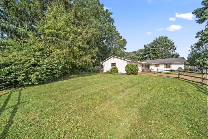 Property Photo: 471 N Center Street OH 43147