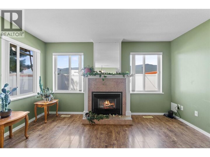 Photo de la propriété:  900 5 Avenue Southwest 121  BC V1E 1L2 
