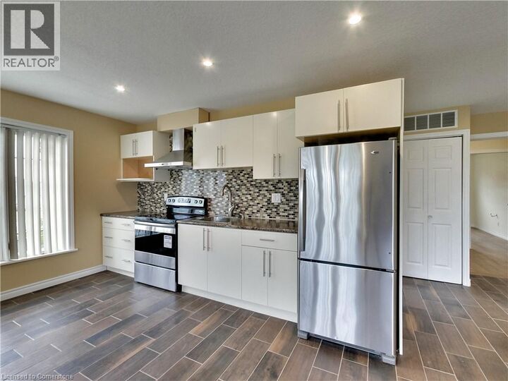 Photo de la propriété:  759 Rymal Road East A  ON L8W 1B6 