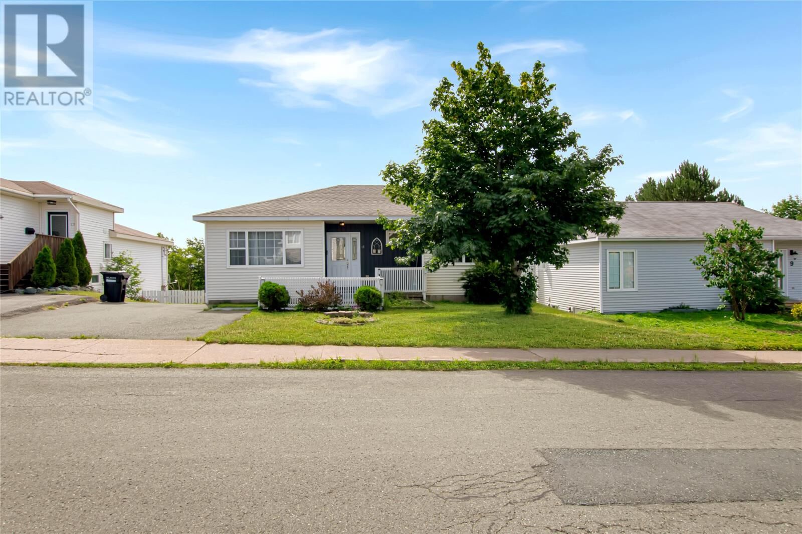 Property Photo:  11 Oakridge Drive  NL A1A 4S4 