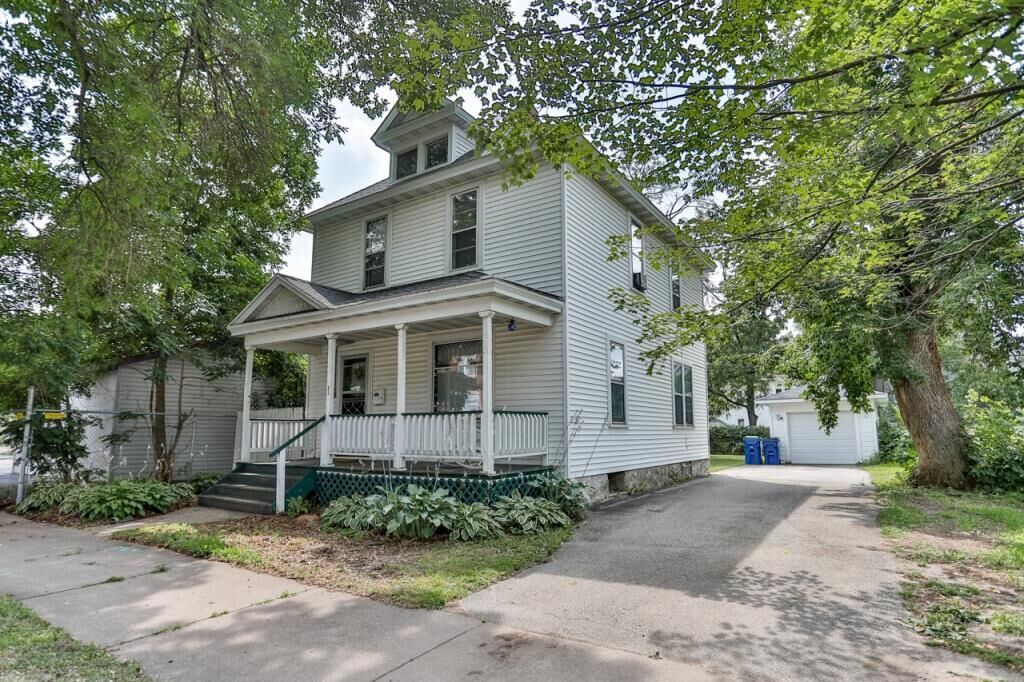 Property Photo: 729 Jefferson Street WI 54403