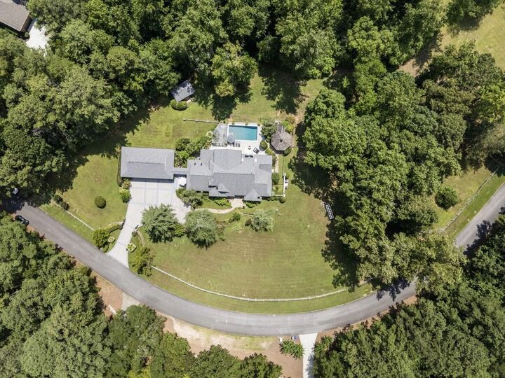 Property Photo: 1350 Keans Court GA 30075